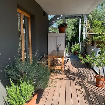 Helle Loftwohnung Mit Grosser Terrasse アパート